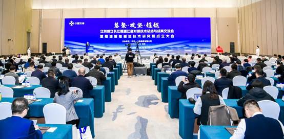 大厅里的人群AI 生成的内容可能不正确。